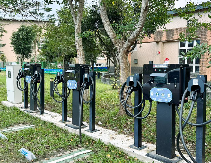 起而行綠能攜手遠傳電信於東華大學建置充電樁